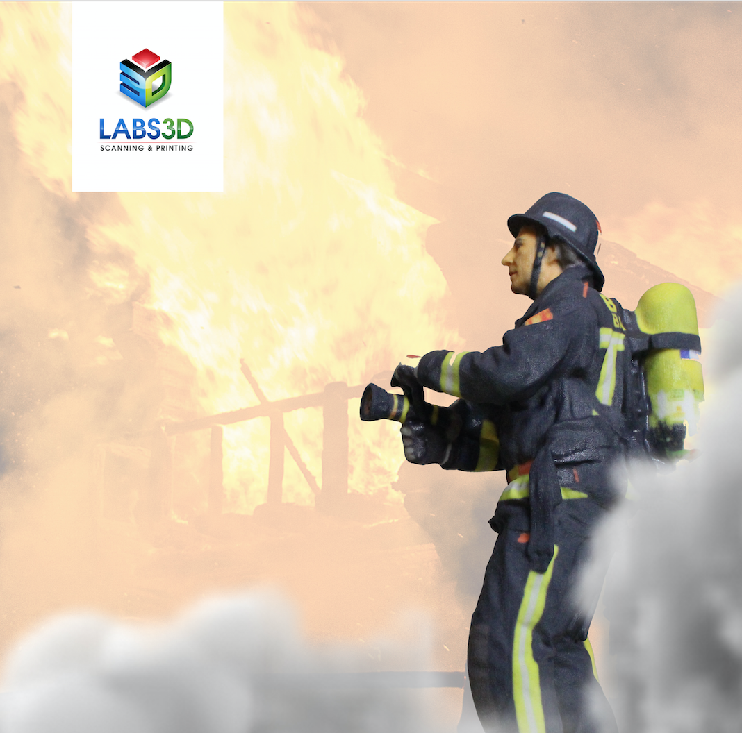 LABS3D's tweet photo. Pere se jubila y su equipo de bomberos de Montjuïc le ha hecho un regalo muy especial #Labs3D #3Dprinting https://t.co/jpllO5Mi48