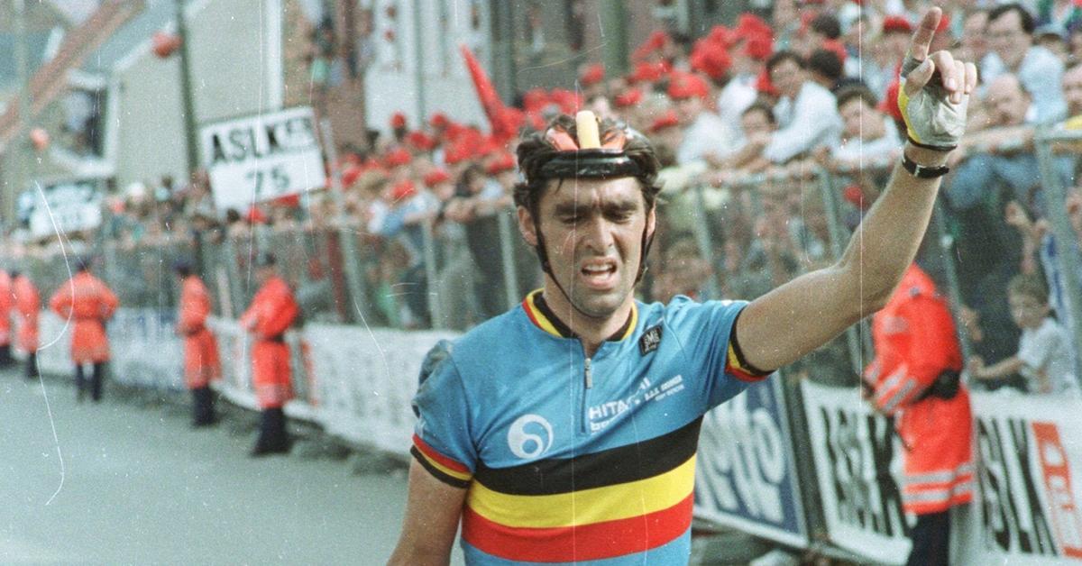 Humo's tweet photo. #ThrowbackThursday: 1j. geleden overleed #Claude #Criquielion. Herlees #PatrickLefevre op https://t.co/0vmLlycY12 https://t.co/XX3DmVCbMT