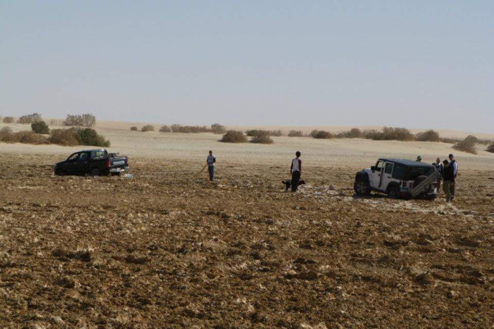 SamWatson__'s tweet photo. Longline recovery of both stuck, sinking #Toyota #Hilux &amp; #Jeep #Wrangler in quicksand, #Fayoum, #Egypt. Messy job. https://t.co/Oioir1IgJq