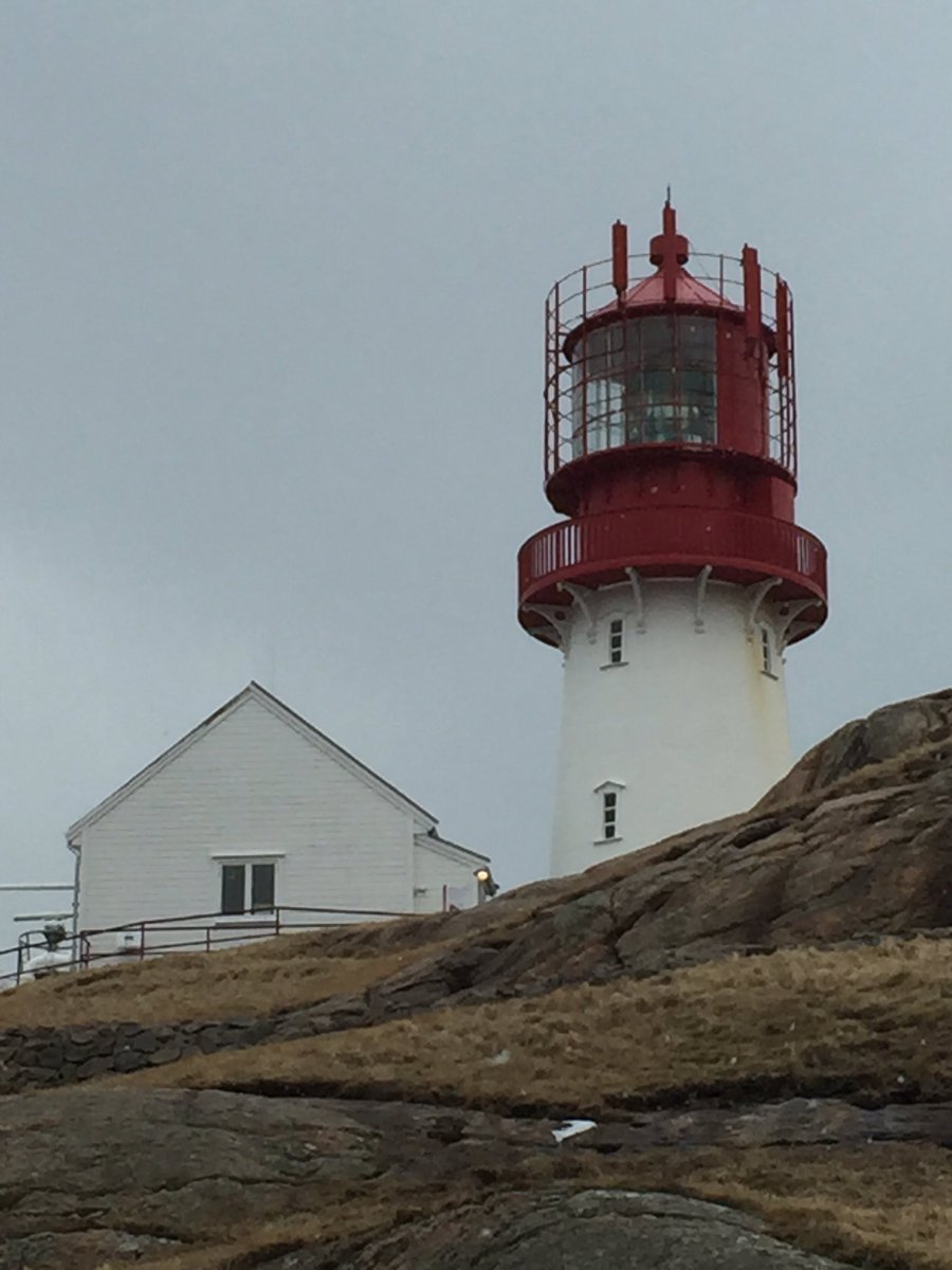 Snø i lufta på #lindesnesfyr i dag. #visitsørlandet <a href="/yr/">Young Reztless</a> <a href="/tv2norge/">TV 2 Norge</a> #værmelding