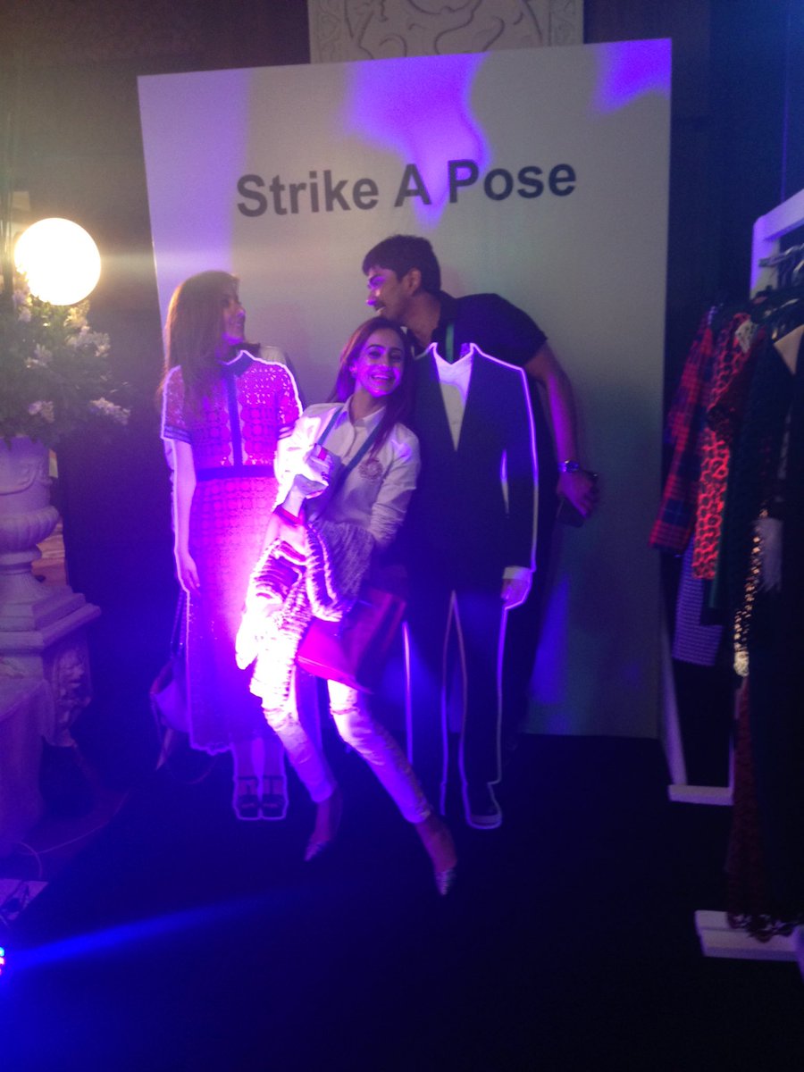 Rock_N_Shop's tweet image. So much #style so much #fun ! #strikeapose is a #hit at the #EO event ! @piaschat @Rock_N_Shop