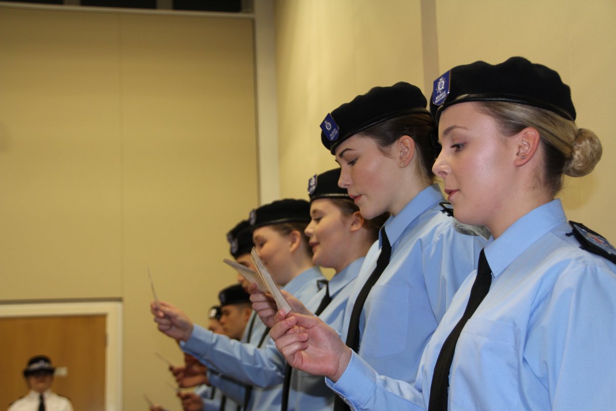 Volunteer Police Cadets in #Epping recognised for their achievements at passing out parade:
goo.gl/QxQbNs