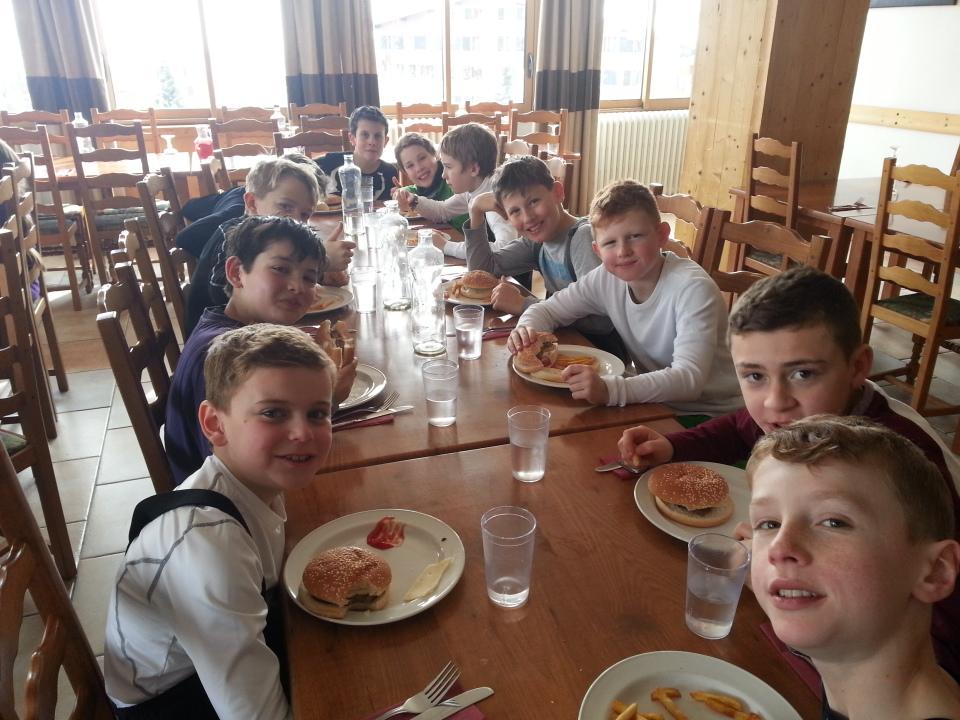 JuniorFreemens's tweet photo. Junior school ski trip 2016 - more from lunch! #CLFSski2016 #skiing #lunch https://t.co/ypVoJXj5GD