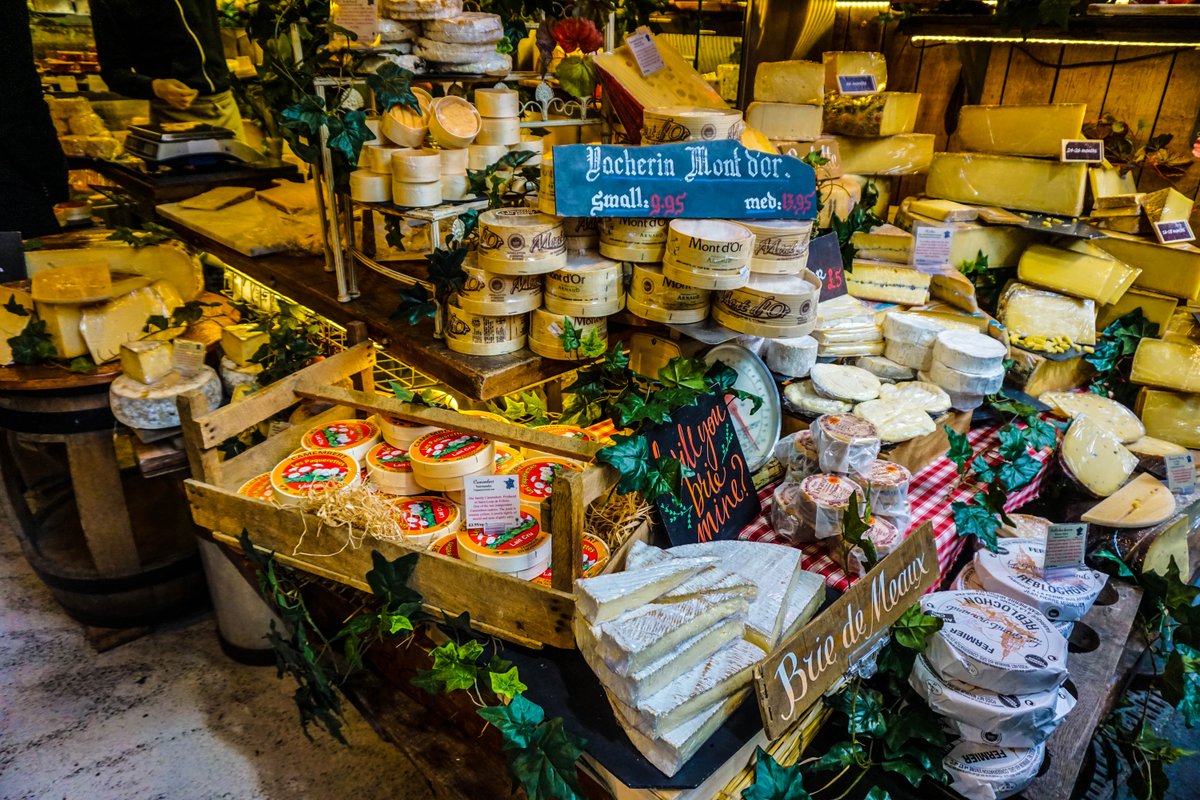 newopenings's tweet photo. No food session is complete without some cheese. How's this for a selection! @NormandeLondres @boroughmarket https://t.co/FVKMzTQdzL