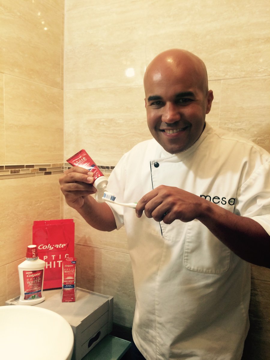 Enamóralo con una blanca sonrisa Colgate Optic White y una cena preparada por mi.¡Participa! Ganaconcolgate.com