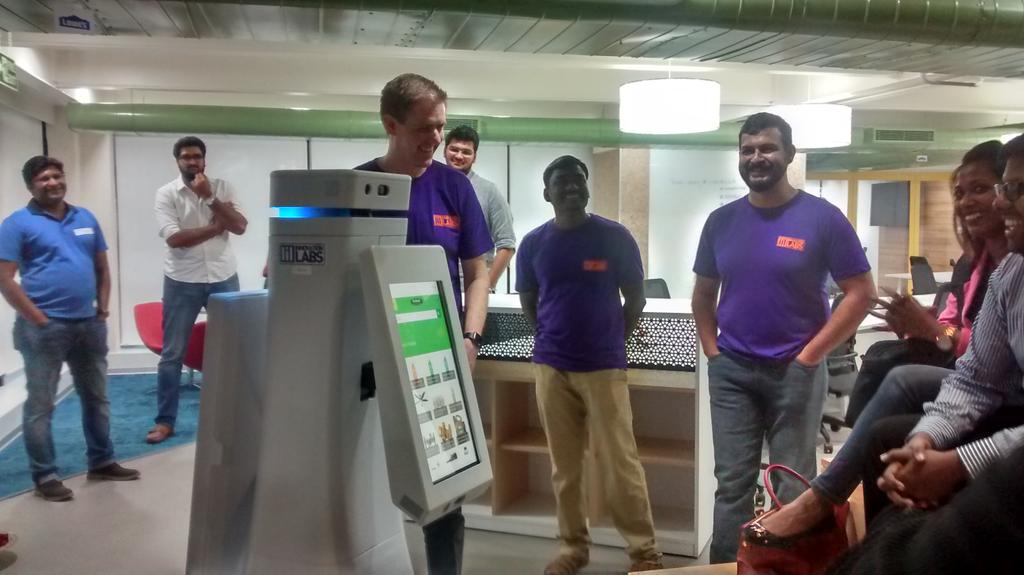sreedhanya's tweet photo. How cool is our #Oshbot #lowesinnovationlabs #lilb #innovation https://t.co/Zn3P1DisdQ