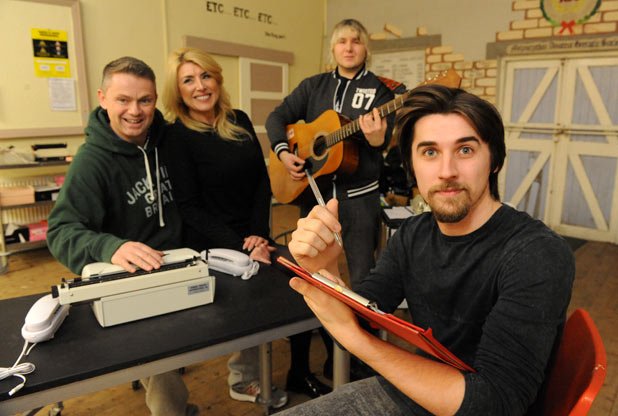 reviewwales's tweet photo. Dolly Parton fans: @melynAOS bring 9 to 5 The Musical to #Neath's Gwyn Hall next week... https://t.co/PZV6h1NMOY https://t.co/qzZ5330haz