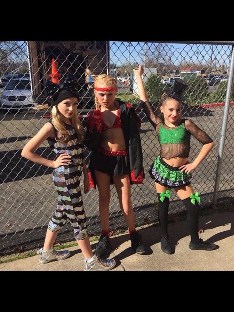 Kenzdancer04's tweet photo. B JoJo and I 😋😉 https://t.co/culhUQ6r5H