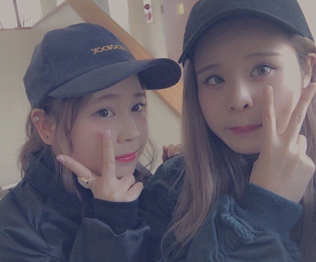 mireity1's tweet photo. セナと服装カブったの巻🌹🌹
・
・

#fashion #Black #cap #freiknock #jacket #美容学生 #セナミレイ https://t.co/wBI2WfDHMm https://t.co/3EER2uR4ZP