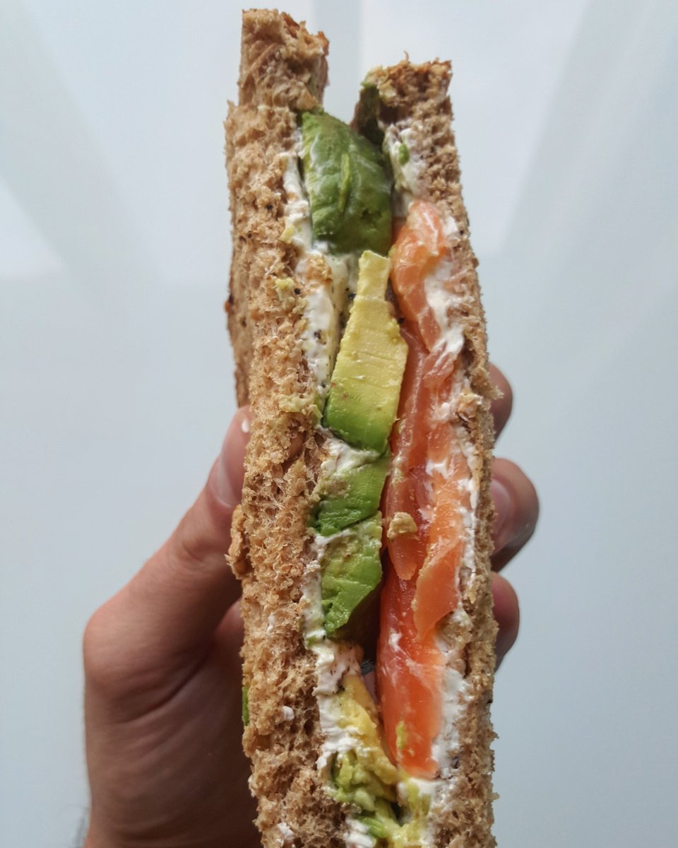 DirtyCooking's tweet photo. A quick and tasty lunch - Salmon &amp; Avocado Sandwhich! #delicious #foodie #foodporn #lunchtime https://t.co/1siQPRiXnl