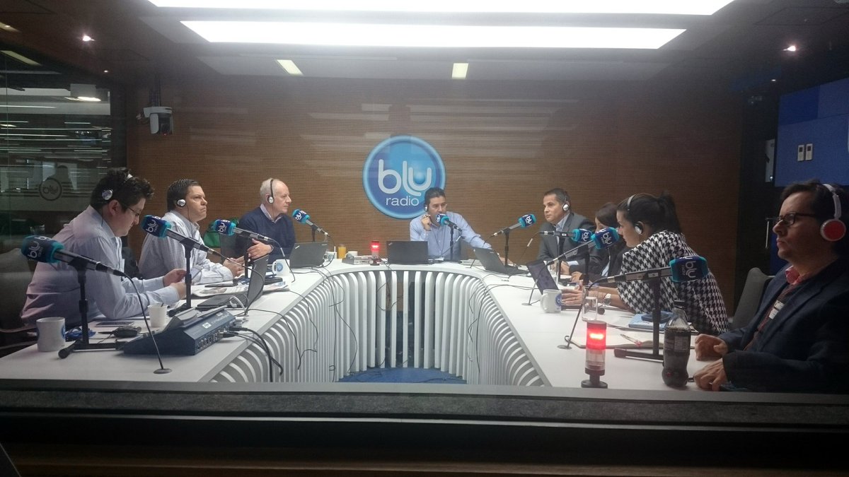 AlfredPerdigon's tweet photo. A Esta Hora Habla El Ex Senador Carlos Ferro Junto a Su Esposa Por Blu Radio @BluRadioCo https://t.co/kmXxP4xA4d