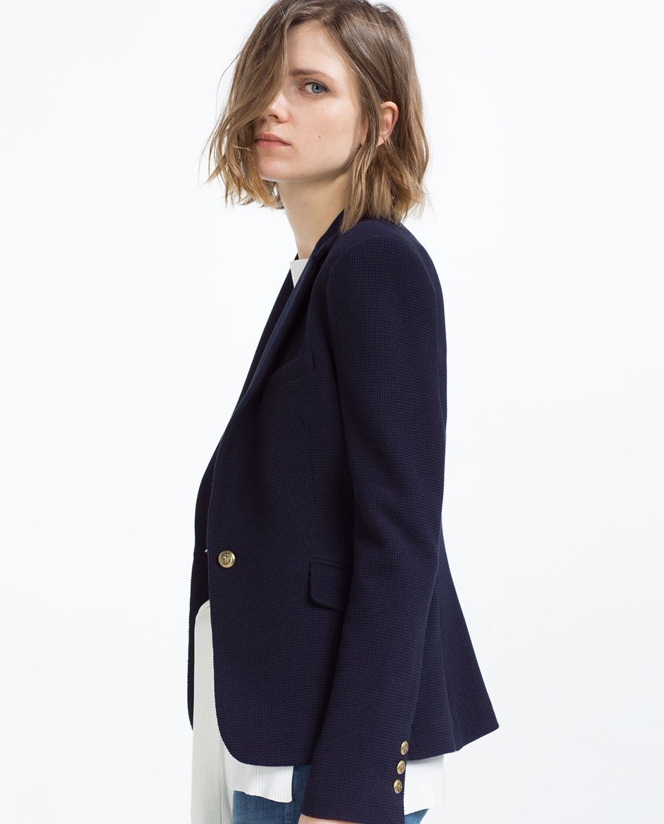 brandeduniv's tweet photo. Blazer by. Zara https://t.co/xlrk4561Rf