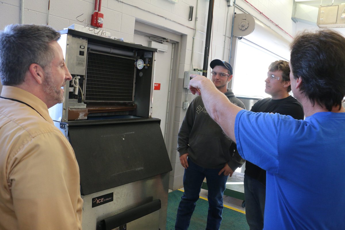 CitFoodServices's tweet photo. With instructor Jim Gerlach, equipment that are vital to the operation of our school cafeterias are maintained. https://t.co/WWprHZwncD