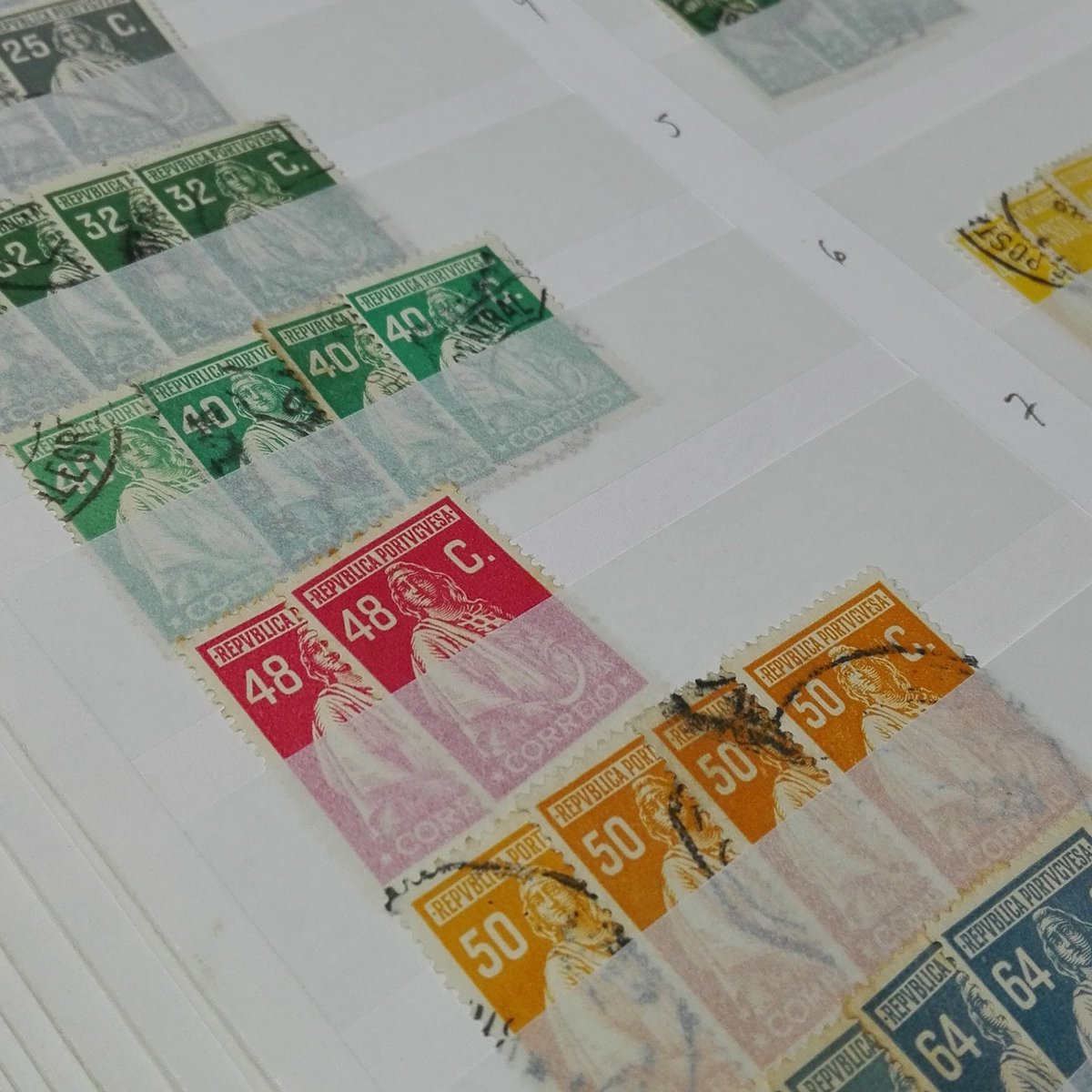 Collectus's tweet photo. Colecionar selos é uma forma de conhecer o mundo.
#collectus #selos #stamps #stampscollection #colecionar #coleção https://t.co/ygDHbH1XSA