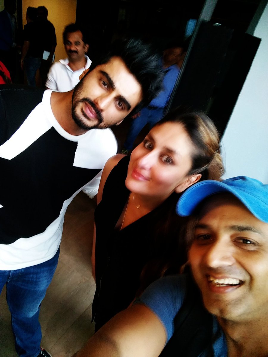 iFaridoon's tweet image. Selfie time with @arjunk26 and Kareena a short while back at #KiAndKa music preview.Loved meeting them!!