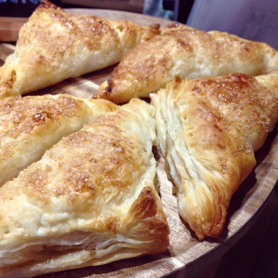 Today we've got brand new Apple Cinnamon Turnovers! 😋 We also have a garlic &amp; spinach golden dal in the slow cooker!