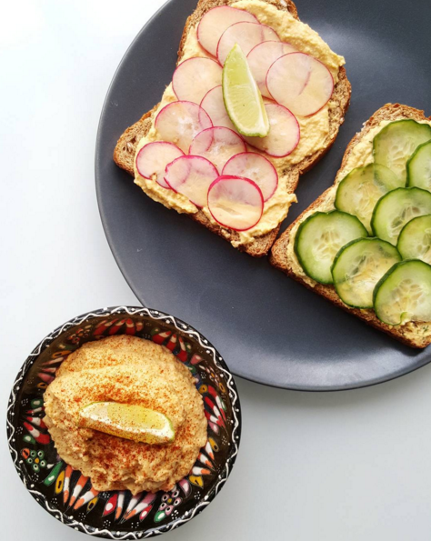 DirtyCooking's tweet photo. Nothing better to snack on than Hummus! #recipe coming soon on https://t.co/cdIGytC0Qp #delicious #foodie #foodporn https://t.co/FELdU6GZFr