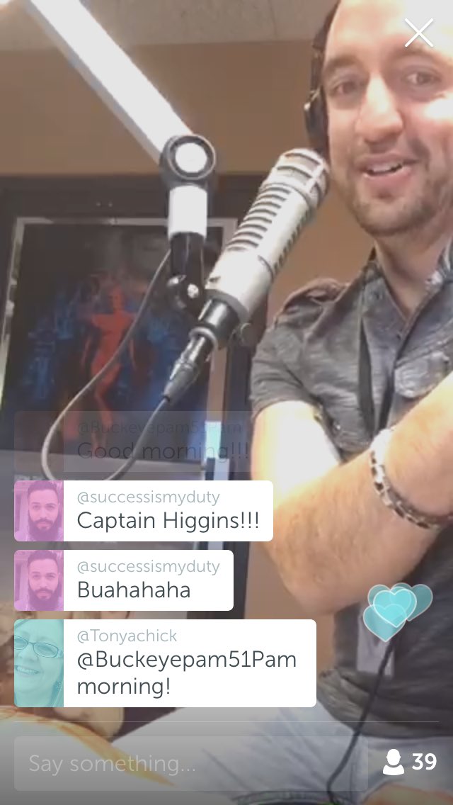 WhatsInJoesCup's tweet photo. @ToTheTopCarlos @blab < get it and find me #imeasytofind we should do a weekly show where you can meet some fans���🏼 https://t.co/YNWr8YnfIT