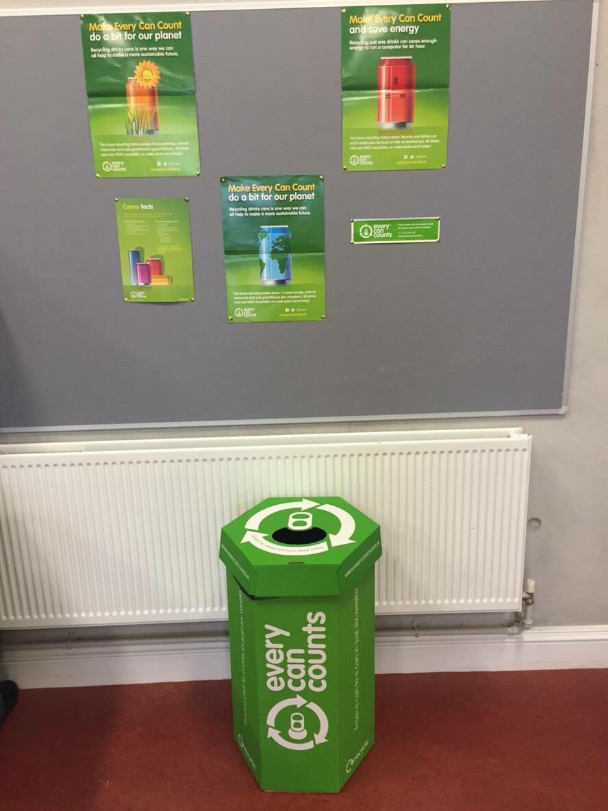 Dumb_sters's tweet photo. Our new can bin in the canteen! Bring in any empty aluminium cans after midterm so they can be recycled properly!♻️ https://t.co/tlJRhi7nfa