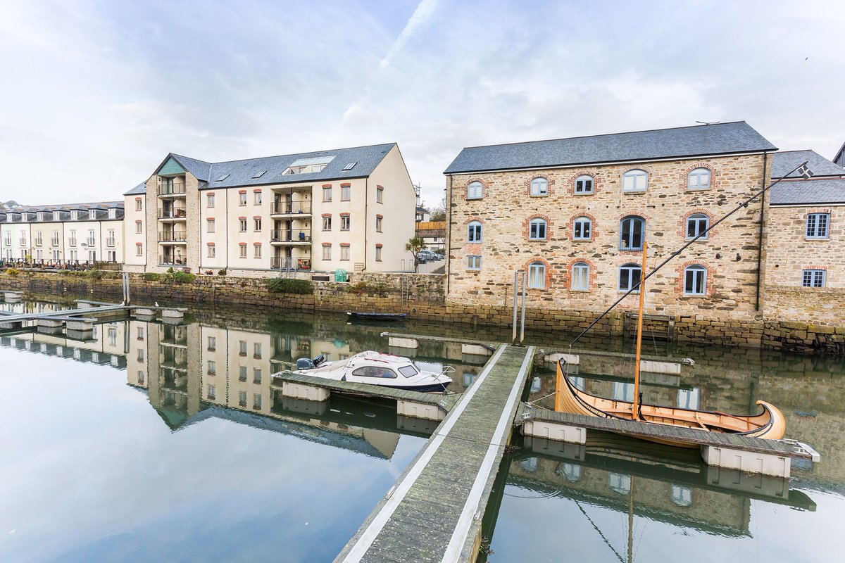 Penryn_holidays's tweet photo. Visiting #Penryn #Cornwall to relax? check out @MuddyBeach @PandoraInn @CastawaysMylor https://t.co/gJzhJEimpv https://t.co/MRsi8KZ8FE