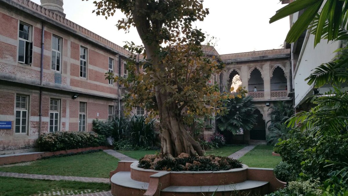 SFDGVadodara's tweet photo. #cloudcomputing latest developments in #sfdgvadodara group @bbhagat @ oldest &amp; respected university of India @MSU https://t.co/VpyfPR4Zpe