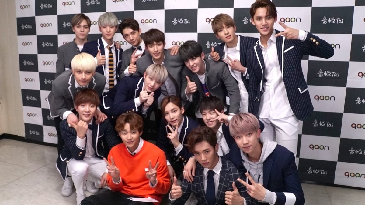 UNIQ_5's tweet photo. 마지막으로 #가온차트 인위에타이 백스테이지 인터뷰를 찾아주신 분들은 바로 세븐틴(@pledis_17)! 보여주신 개인기 잊지않을게요~~ 감사합니다! https://t.co/MiUlMD3OH6