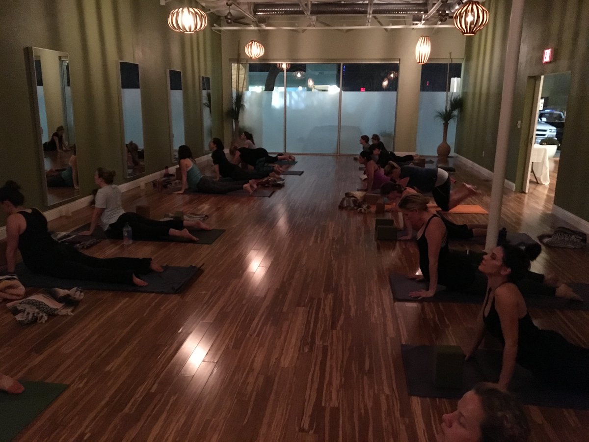 cherylyogini's tweet photo. THURS are great! 1p #PrivateSession 5:30p #AquaYoga 7:15p #Prenatal. #yoga #ombalance #mybodyrocks #omyogadoula https://t.co/vSfZ7PiMaN