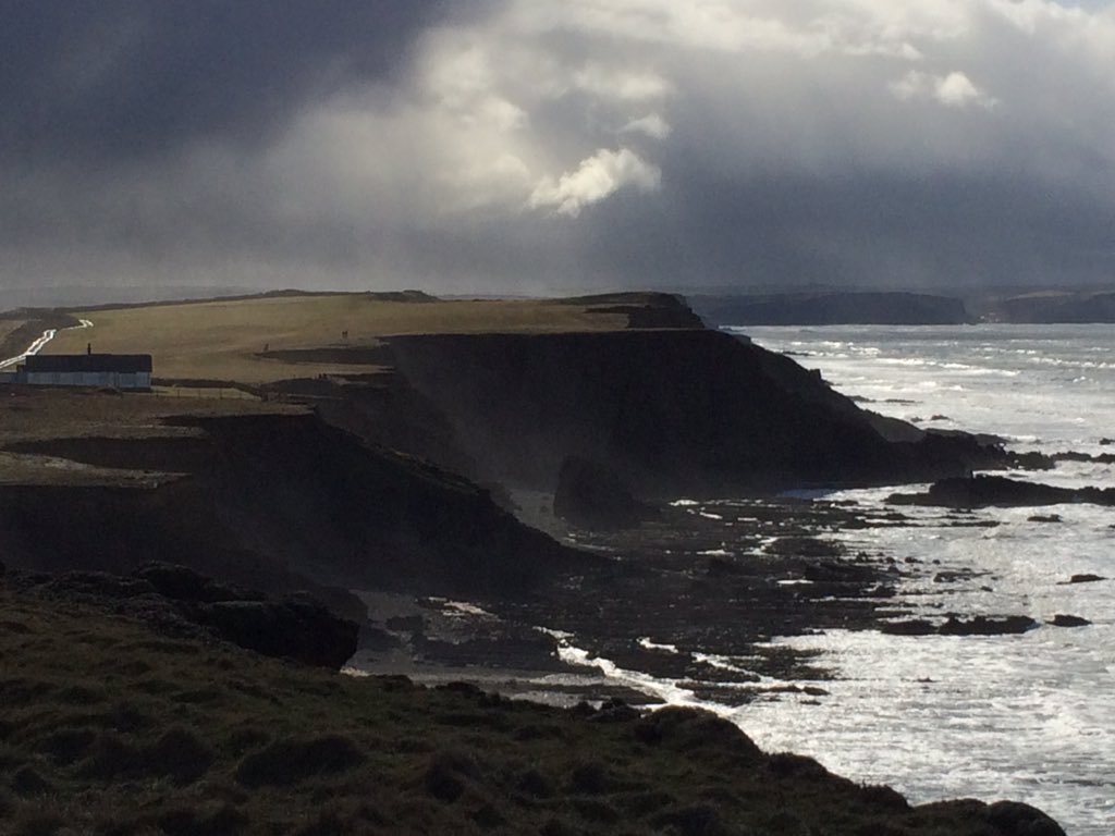 PhilipSimmonds2's tweet image. Staying at the fabulous @FlexburyLodge #Bude this week Brooding skys &amp;amp; #luxurytravel
