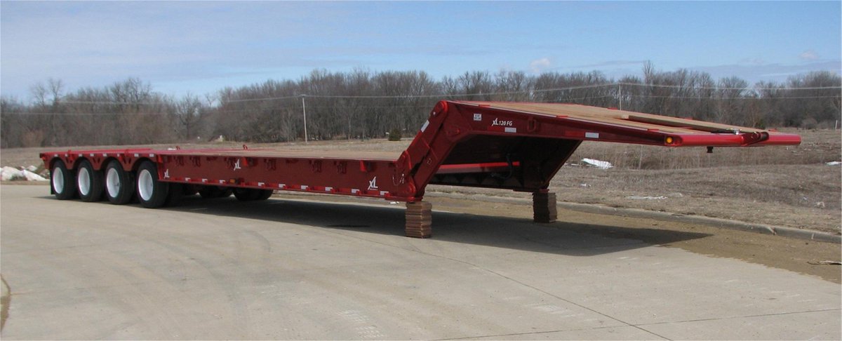 CatfishBrewton's tweet photo. @10yrOldCharter @Walkers_Trailer #Doonan #XLSpecialized #RigMoving #Oilfieldhauling we still have a few tailrollers https://t.co/TZVmSAapqP