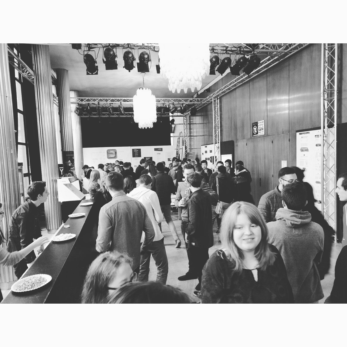 chlo_francois's tweet photo. LSD Show - invités.
#LSDshow #dwm5 #dwmaj https://t.co/fjrXJ7Hezl