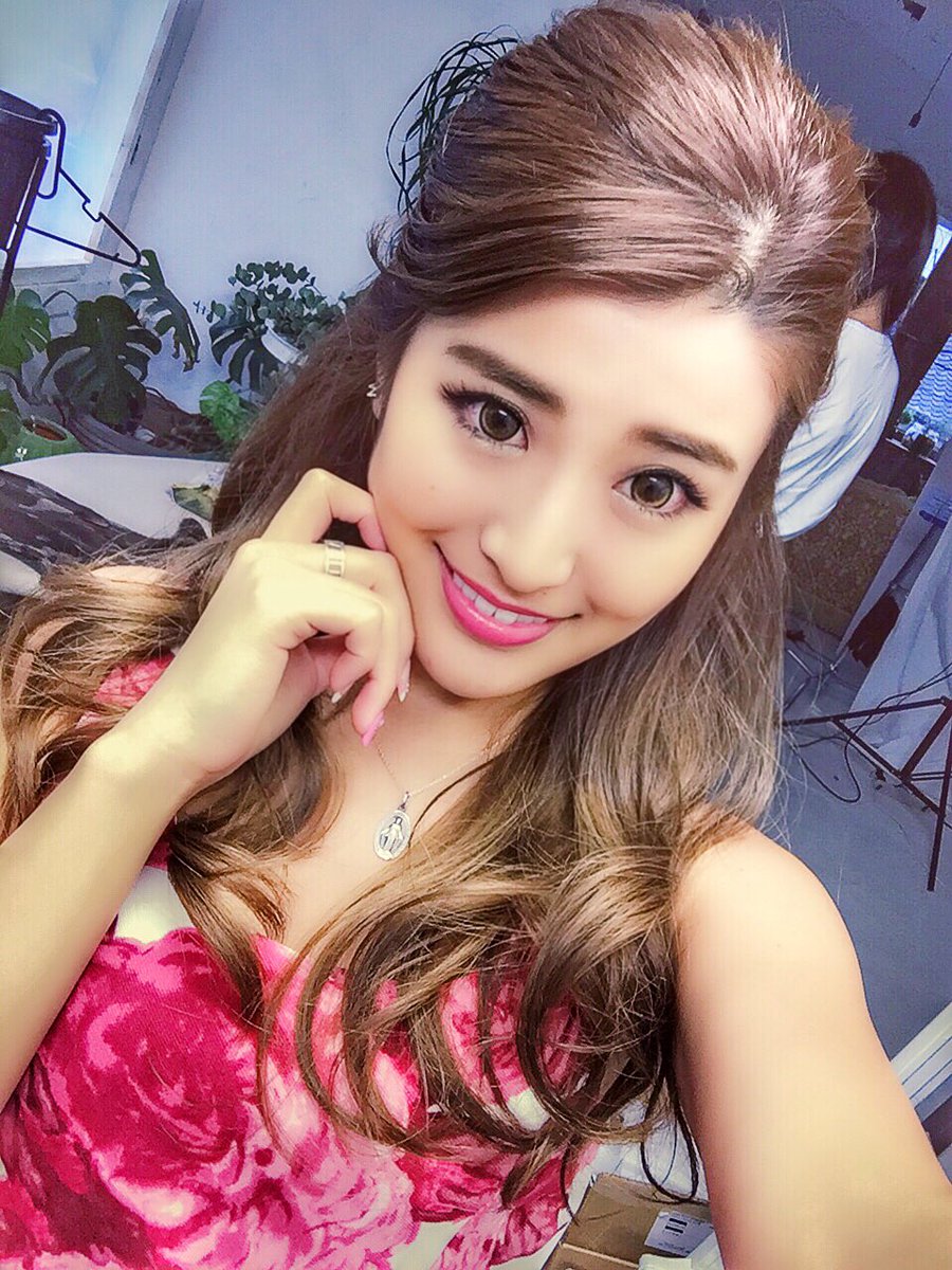 鈴木マリナ Ar Twitter 今週日曜日は Red By Music Circus ランウェイモデルで出演します Zepp名古屋 是非来てね 鈴木まりな Djモデル Thm Red ミュージックサーカス 名古屋 T Co Trvgidxvbc