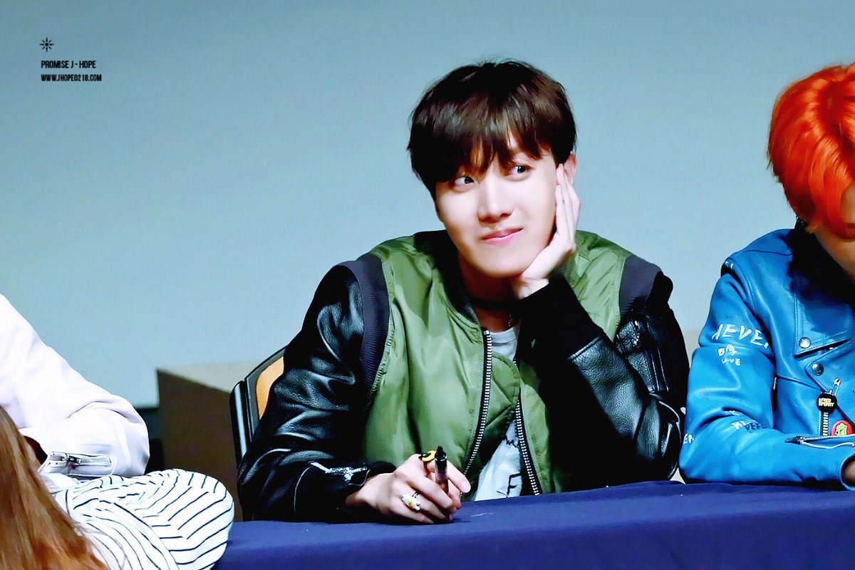 PromiseJHope's tweet photo. #제이홉 #jhope #방탄소년단 #홉이 #호석 #정호석 @BTS_twt  😘I Need U Boy～ https://t.co/E8mzJz6Rsn
