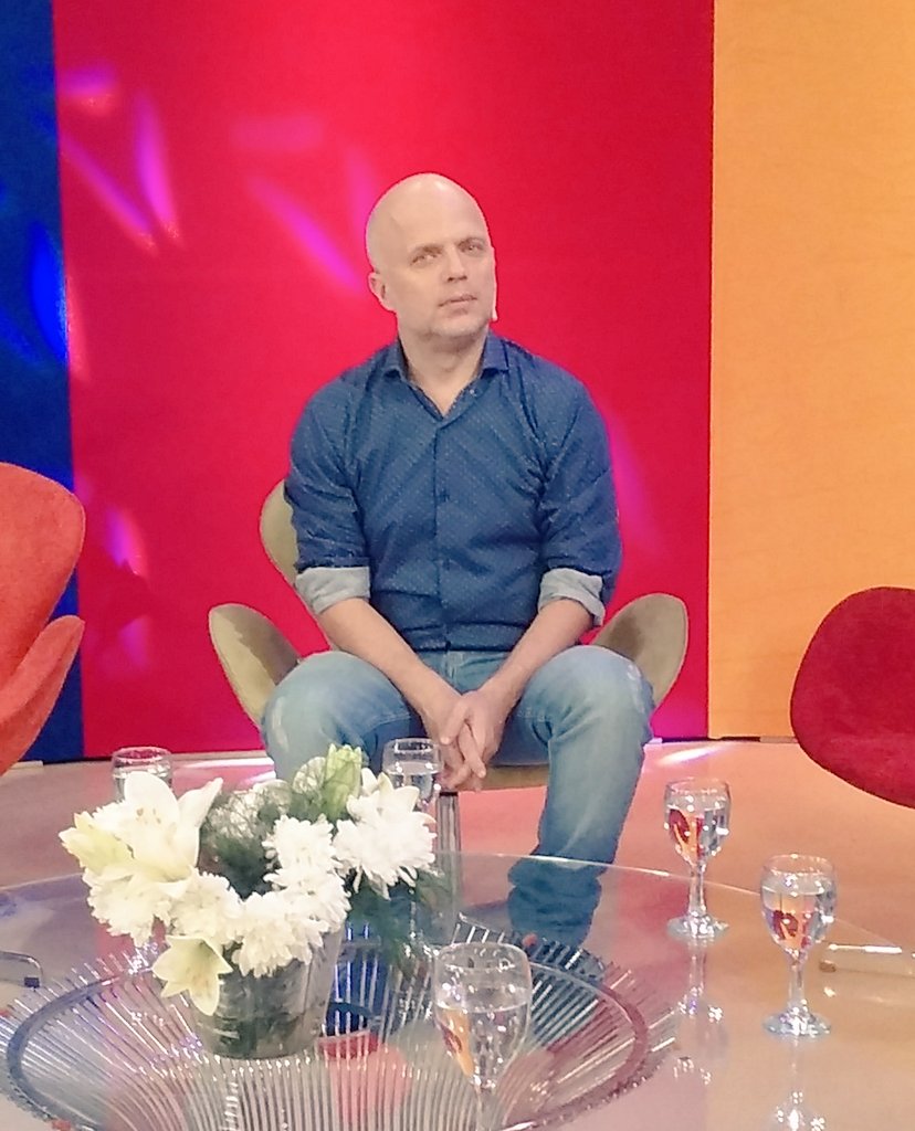 Llega <a href="/sebawainraichok/">Sebastián Wainraich</a> a #MesaLista <a href="/germanpaoloski/">German Paoloski</a> <a href="/Palivarela/">Paula Varela</a> <a href="/jeymammon/">Jey Mammon</a> <a href="/silviafbarrio/">silvia f.barrio</a> <a href="/cinthifernandez/">Cinthia Fernandez</a>