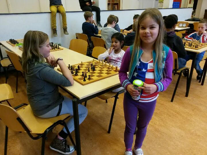 cbsdepoort's tweet photo. Vorige week schaakte de Poort tegen de Wiekslag. Was erg leuk! #schaken https://t.co/MZNIbZseMG