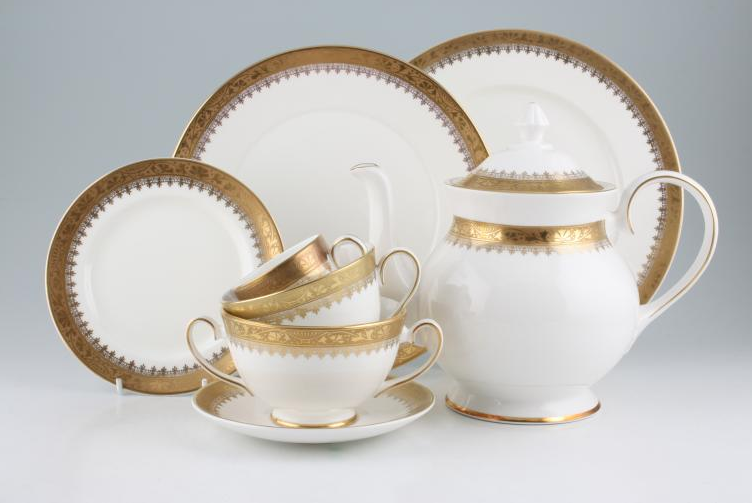 chinasearch's tweet photo. Go for gold with this decadent Grafton 'Regal Gold' collection. https://t.co/dW2At1YFmM #Chinasearch #Chinaware https://t.co/ni7c0ZB6qU