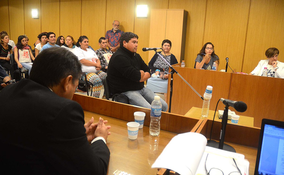 RocaDigital's tweet photo. #CasoVera "Contradicciones y olvidos" de los policías en la segunda jornada del juicio #Roca https://t.co/583vmLTq7i https://t.co/sKwNttvViK