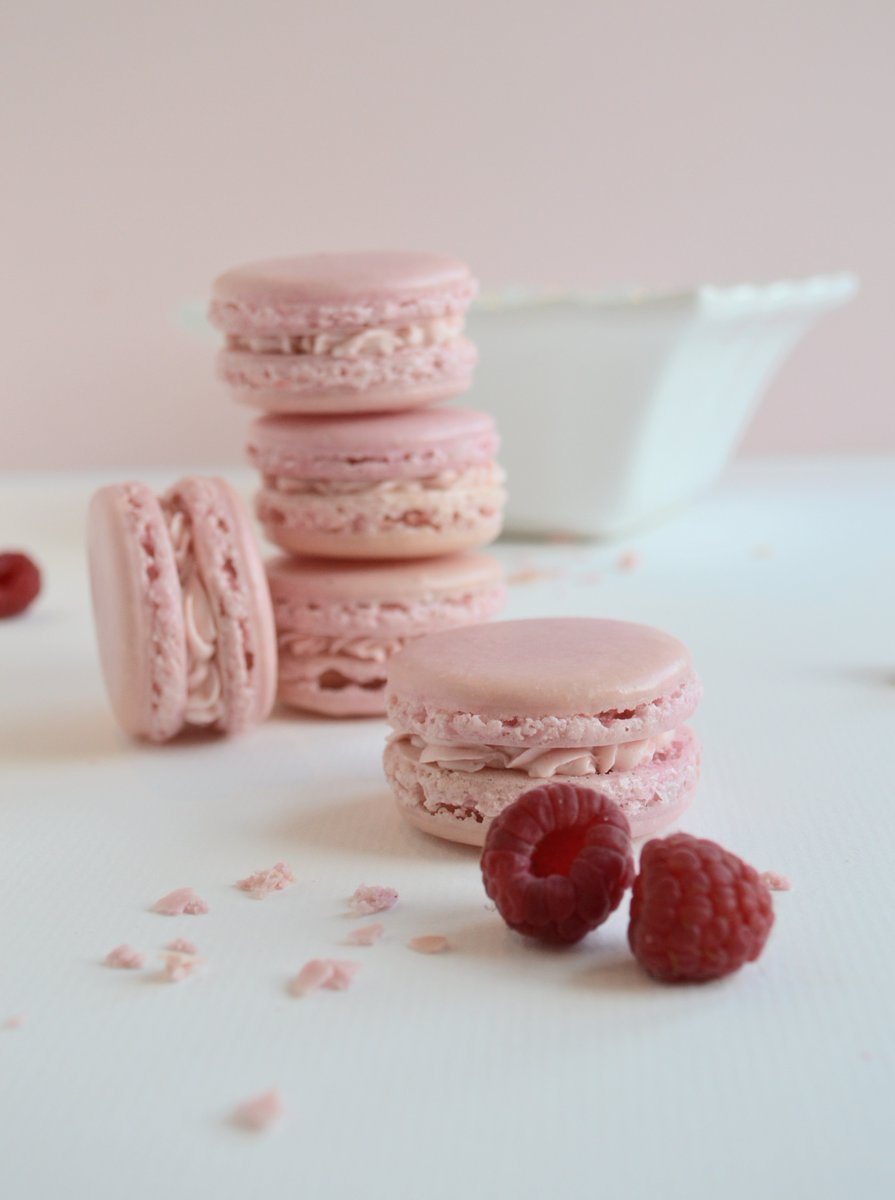 PrettyFancyCake's tweet image. #macarons #sweet #wedding