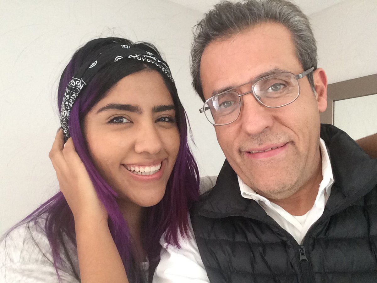 papapolinesio's tweet photo. Amiguitos les deseo excelente y buenos días al lado mi adorada Karencita https://t.co/pwr2oj2475