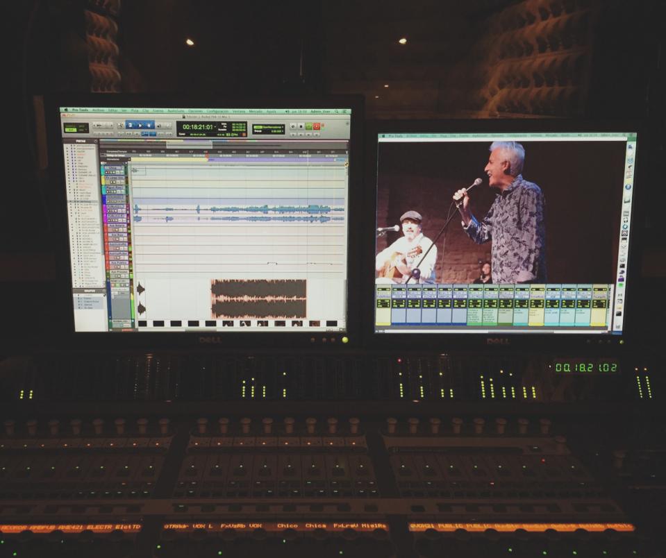 Mezclando en nuestro estudio el nuevo DVD de <a href="/JavierRuibal/">Javier Ruibal</a>, con colaboraciones estelares como <a href="/KikoVeneno/">Kiko Veneno</a>