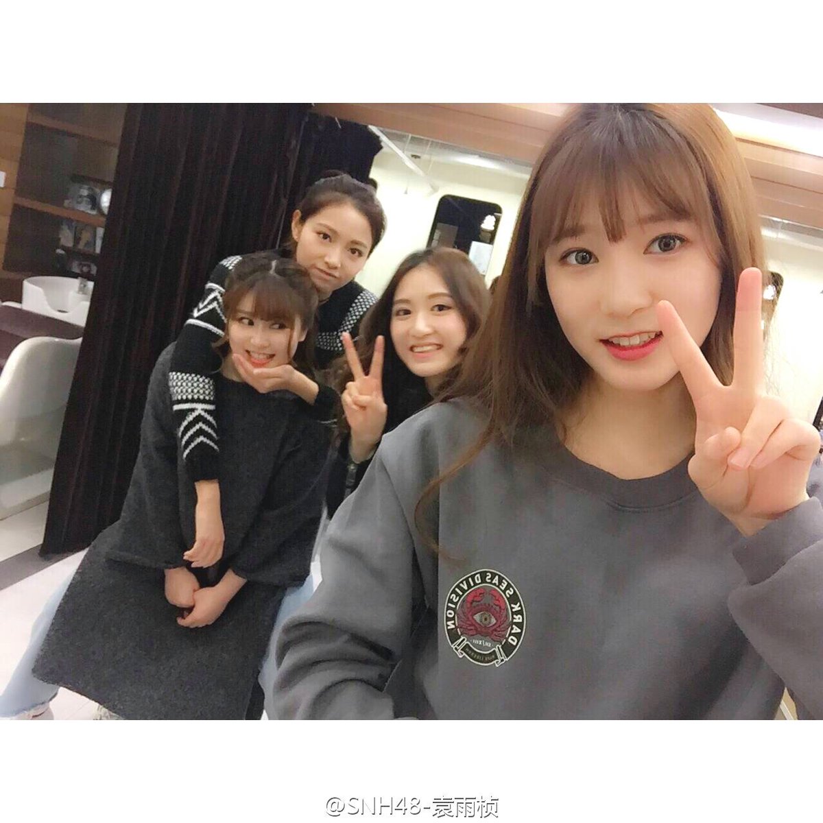 SNH48 TeamS2 温晶婕(Wen Jingjie) 许佳琪(Xu Jiaqi) 吴哲晗(Wu Zhehan) 袁雨桢(Yuan Yuzhen)