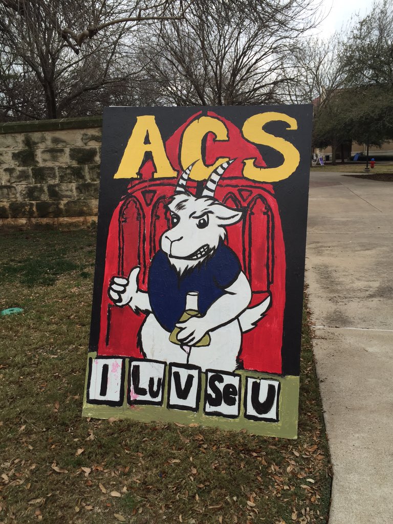 28diazyess's tweet photo. EMHS @ St. Edwards University
#AVIDrules https://t.co/vaSv3aRpE3