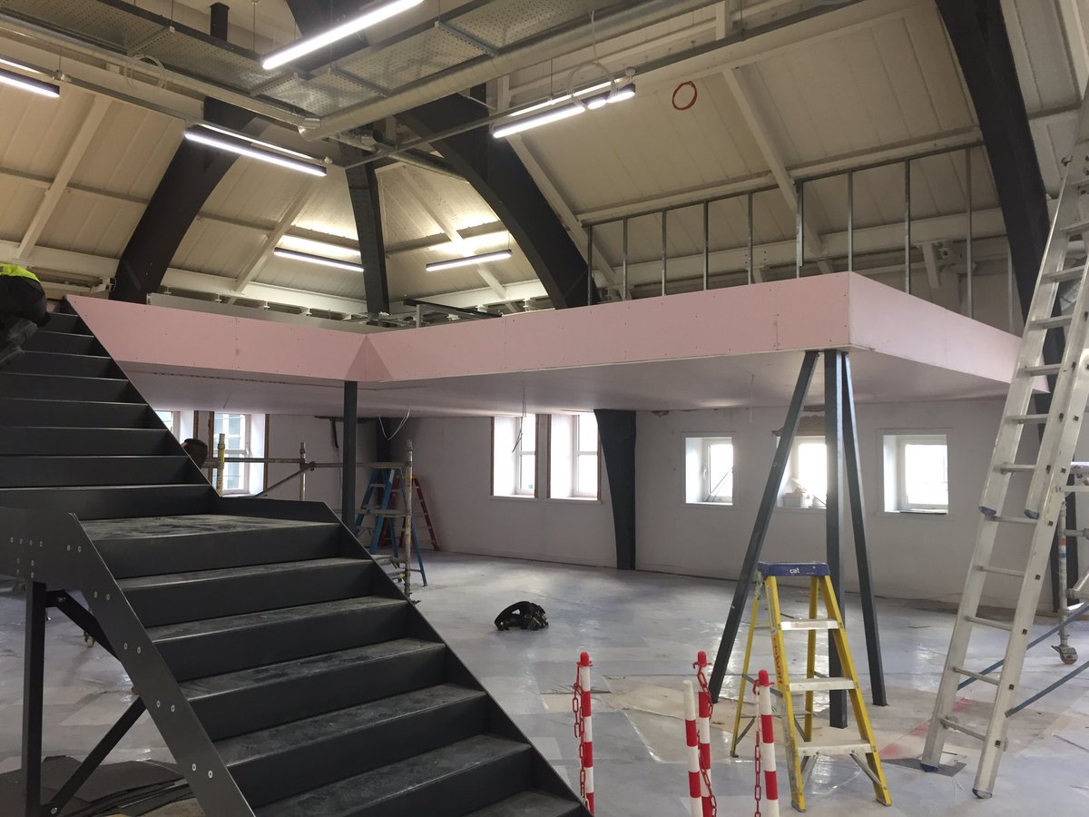 WorkplaceOracle's tweet image. Loving watching a mezzanine being built in a Grade 2 listed building. #Construction #workplace #