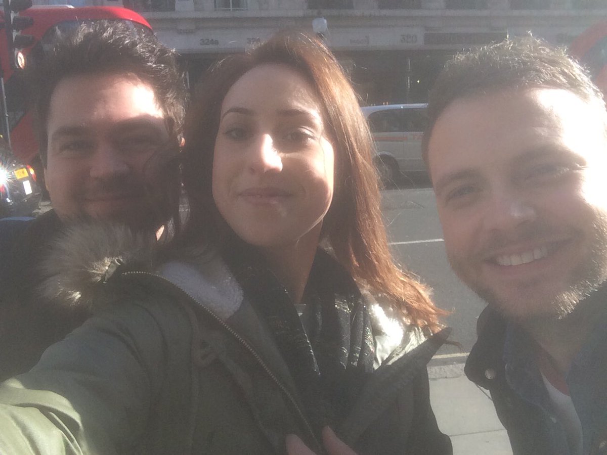 Got a selfie with lovely @samandmarktv today, said my sisters are huge fans, didn't mention Sam was my teenage crush