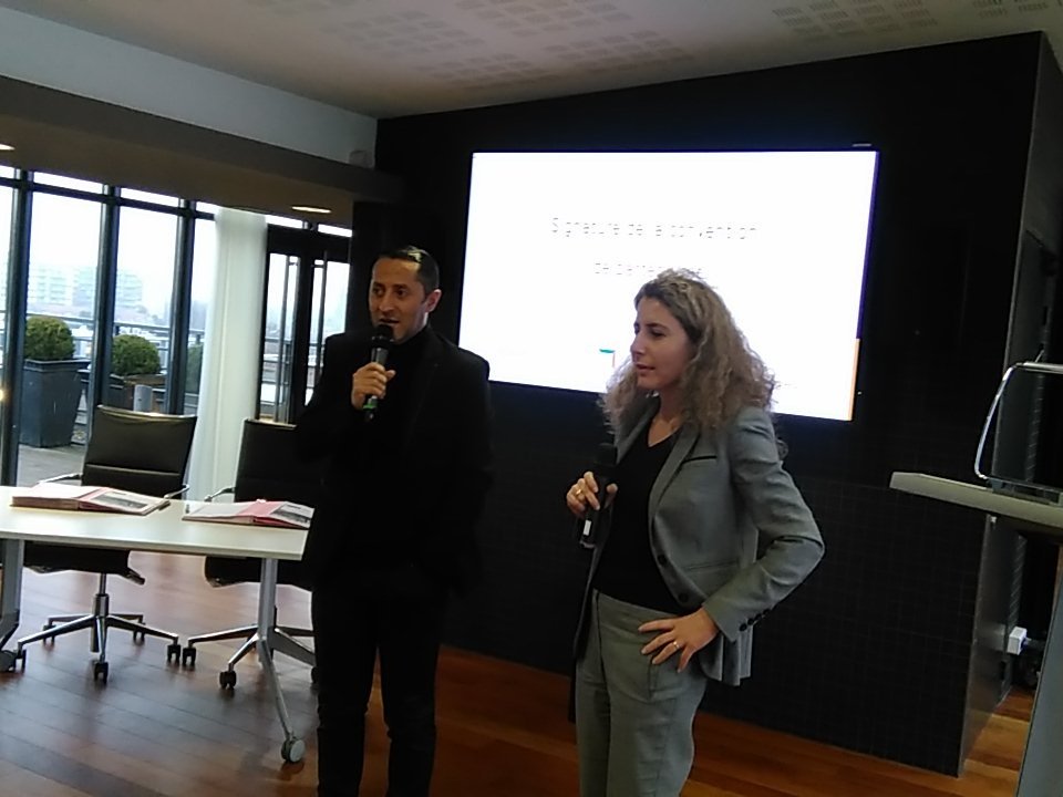 QuartierThomas's tweet photo. Le partenariat @PSA_news et @euratechnologie est signé. Nous devenons enabler en créant #ExternalIoTLab, #iotlab. https://t.co/V6WTg18T0Q