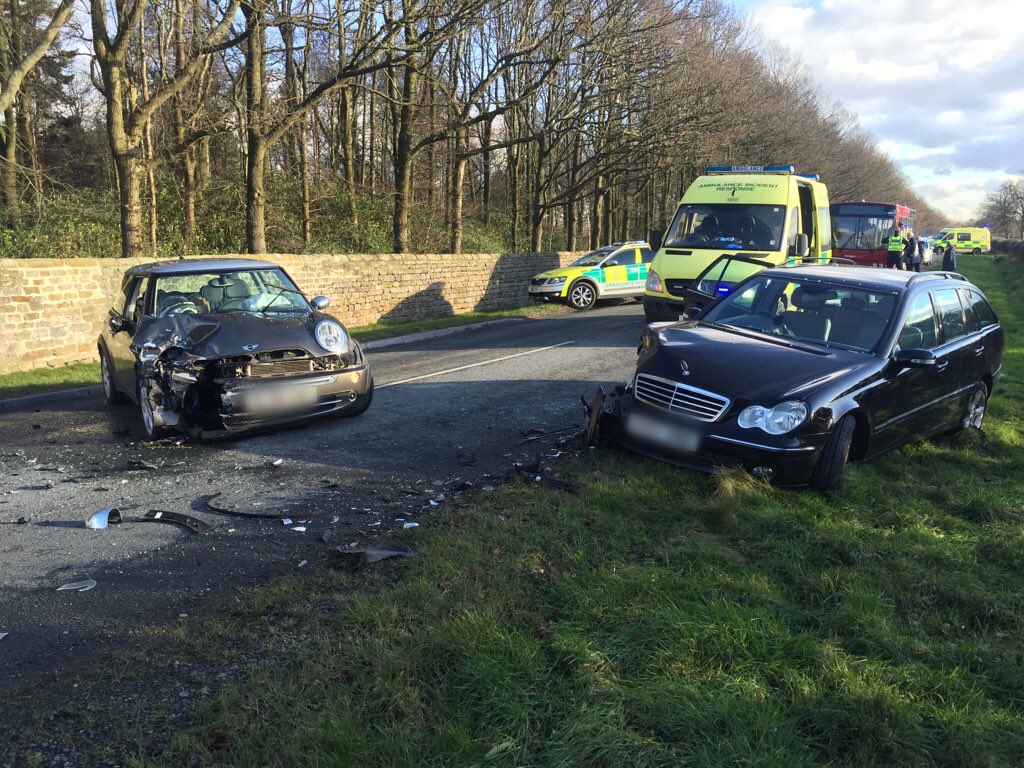 OscarRomeo1268's tweet photo. 1 lane now open on #Rudding Lane in #Harrogate following RTC. Awaiting recovery, 2 to hospital with minor injuries https://t.co/HapfdOMP9x