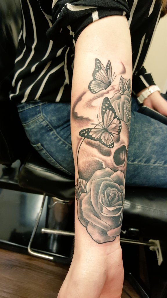 inkedmac's tweet image. Cover up from today 
#inkdoneright #tattoo #rose #rosetattoo  #skulltattoo #blackandgrey