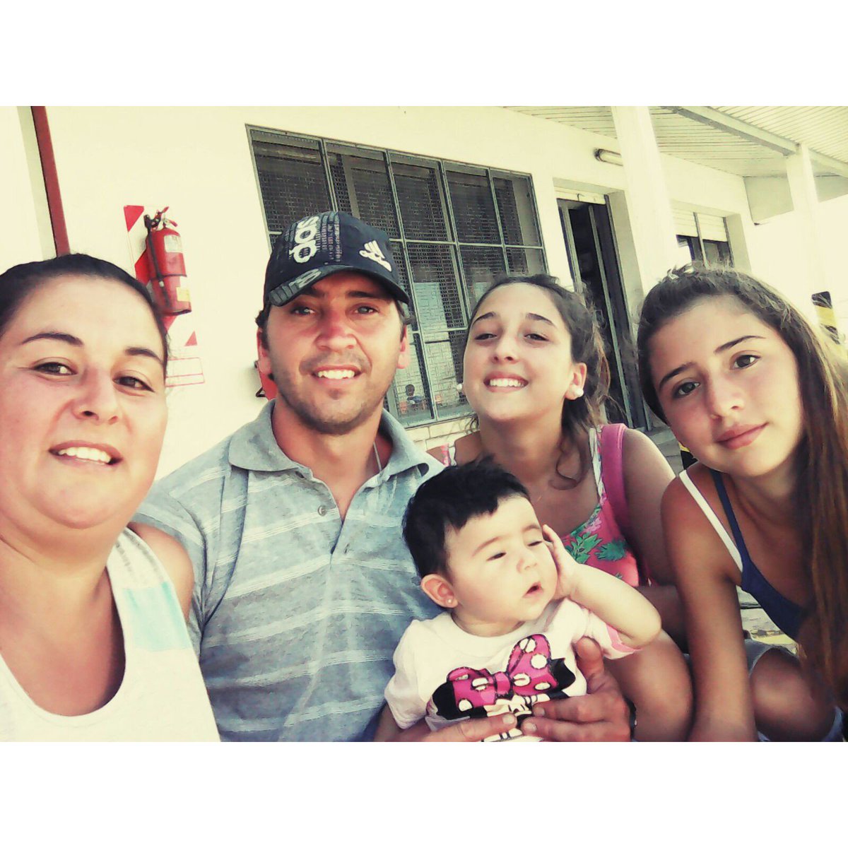 KarenMenay's tweet photo. ❤Son lo mejor que tengo, mi familia hermosa, los amo con todo mi corazón❤ ((nose que hacia paulina)) https://t.co/xeXUzwyf7U