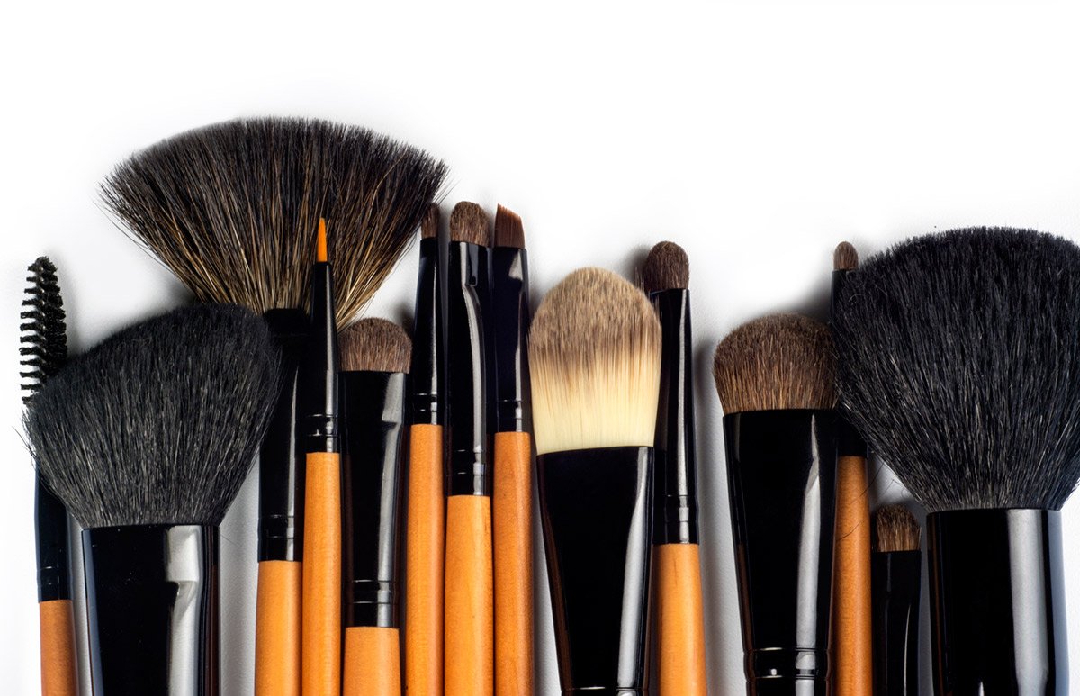ELLEMexico's tweet photo. ¿Qué brocha o pincel debo usar para maquillarme como una profesional?  https://t.co/Bo9TOWYTlm https://t.co/YQ3SlRBkqF