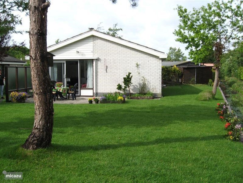 ZeeManski's tweet photo. @vakantie_huisje Luxe vakantiehuis aan zee te huur (NL) Kijk ook even op onze website: https://t.co/Xi8RB8J8JZ https://t.co/RhpMFwvjTq