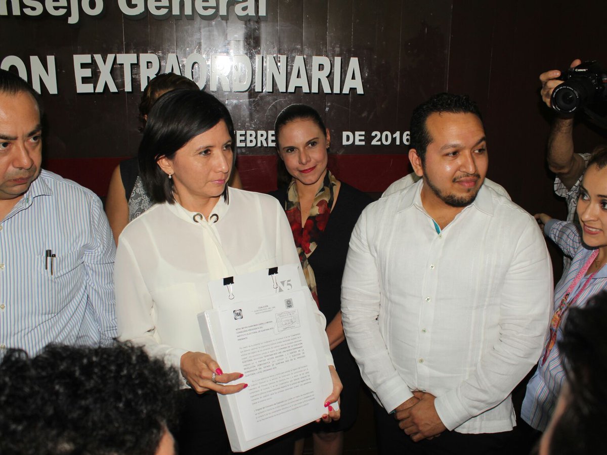 PRDMexico's tweet photo. Ayer se registró la alianza "Quintana Roo UNE (#UnaNuevaEsperanza)", juntos PAN-PRD impulsaremos el cambio en #QRoo https://t.co/17FNDwjT0W